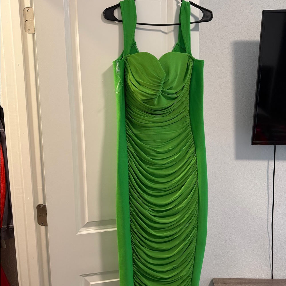 Fashion Nova Strapless Green Dress